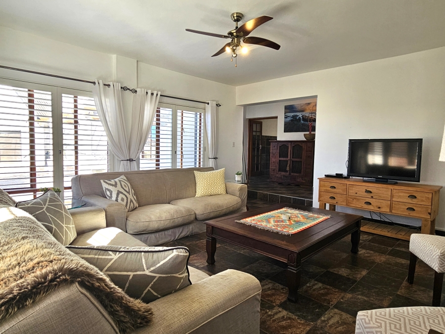 5 Bedroom Property for Sale in Wavecrest Eastern Cape